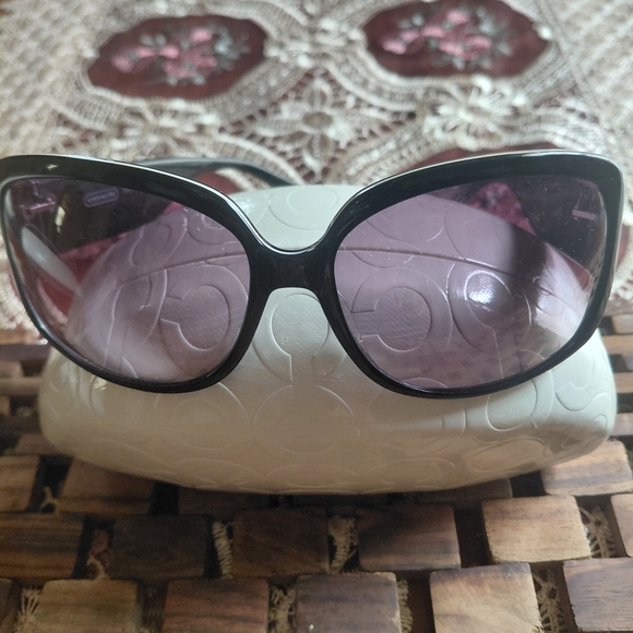 Coach Black Women\'s Sunglasses With Case! main image 11